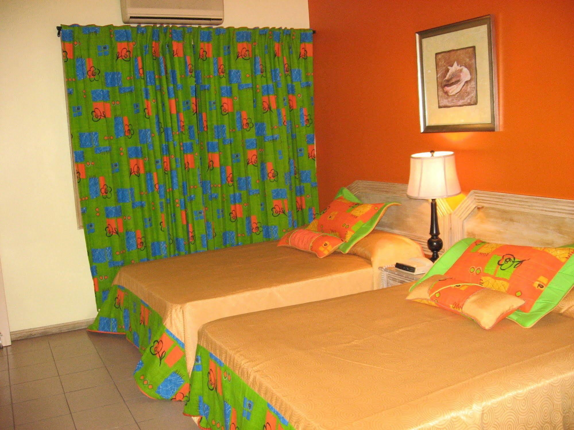 Enchanted Waters Tobago Buccoo Esterno foto
